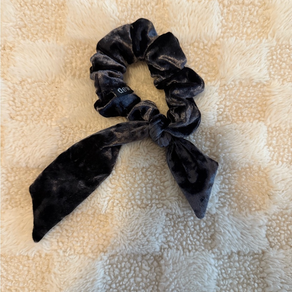Dew Edit Scrunchie crushed velvet charcoal - never worn
